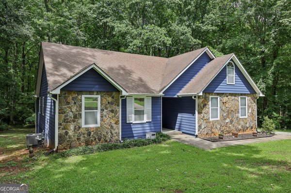 120 Carriage Gate Drive Sharpsburg