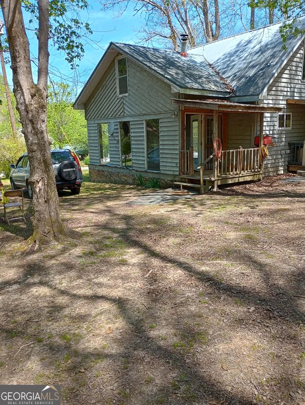 5796 Gumlog Road, Young Harris