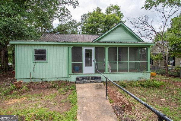 612 Lee Street Lagrange