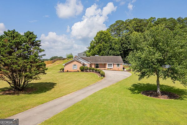 210 Wildwood Drive Cartersville