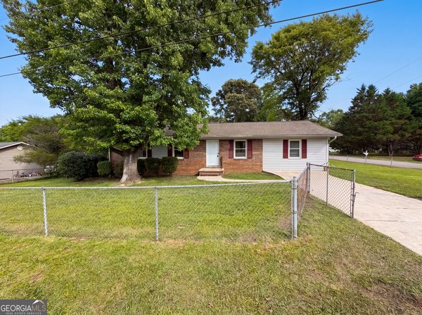 5552 Pine Street, Lula