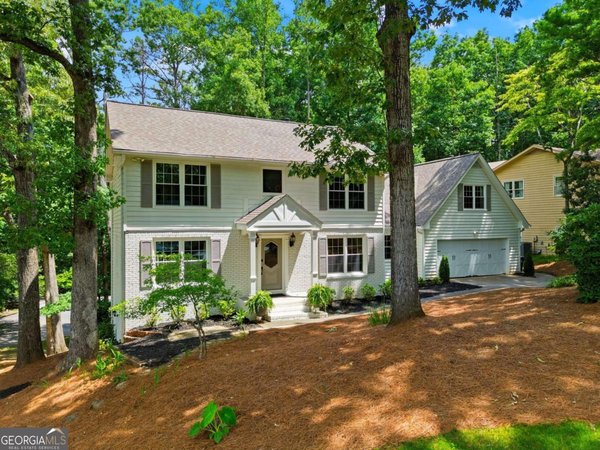 765 Lake Top Way Roswell
