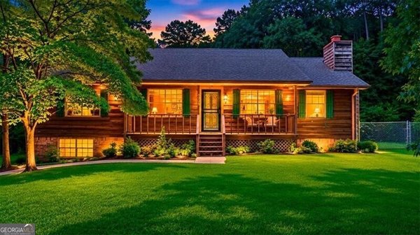 4005 Hillpine Way, Douglasville