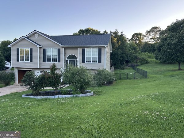main picture of 6035 Daffodil Drive, Flowery Branch