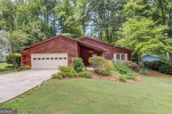 498 Candlewick Lane, Lilburn