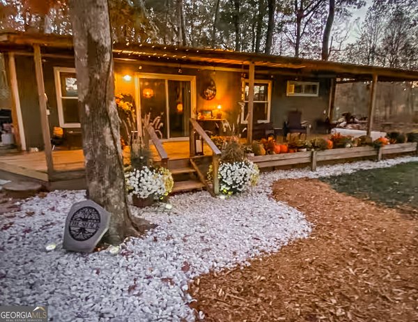 305 Golf Course Road, Menlo