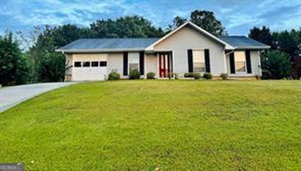 main picture of 528 Chardonnay Trace, Braselton