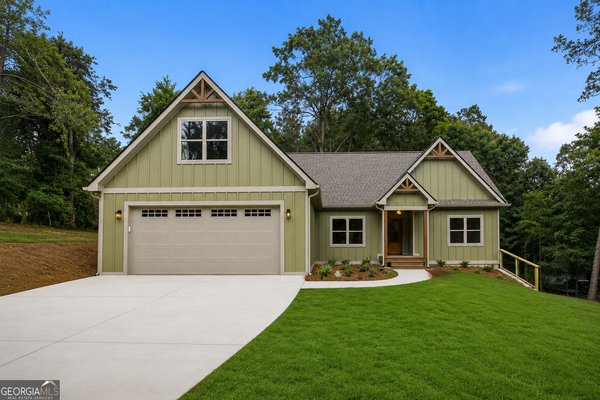 238 Singing Hills Drive, Clarkesville