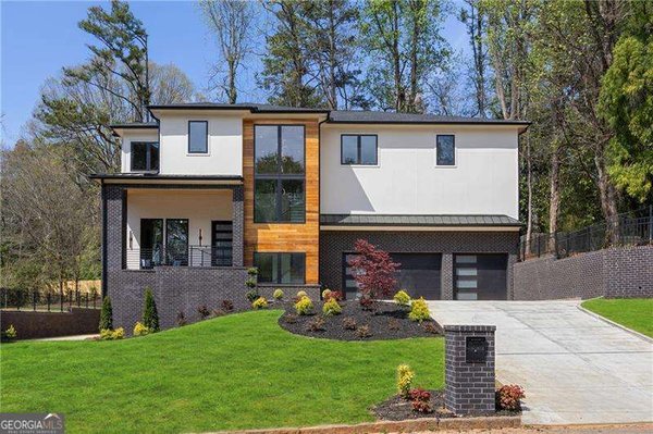 main picture of 626 Pauley Place, Sandy Springs