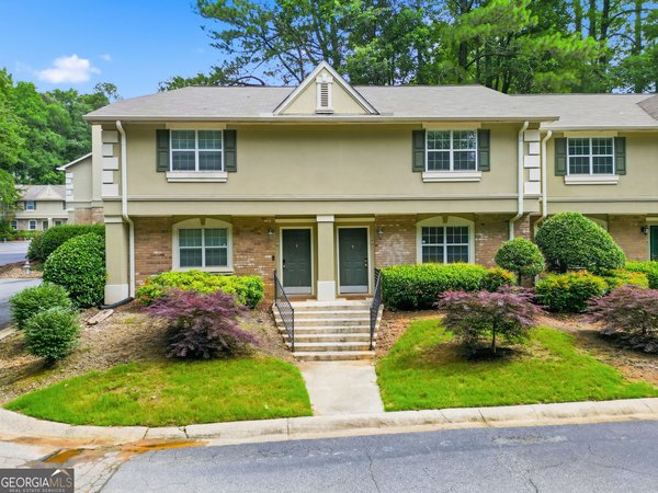 6900 Roswell Road, Sandy Springs