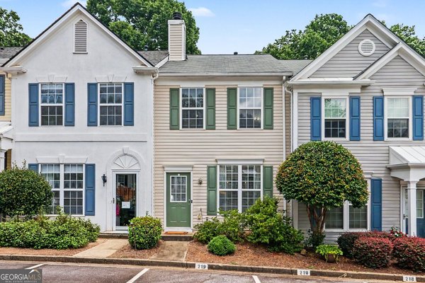 219 Buckland Drive, Alpharetta