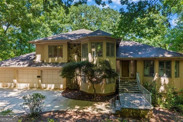 825 Riverbend Parkway, Athens