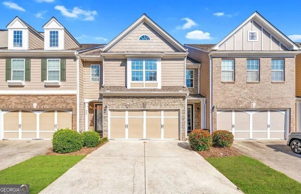 928 Pierce Ivy Court, Lawrenceville