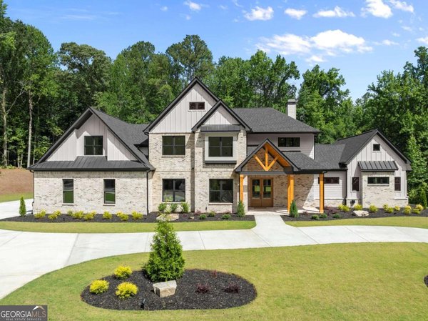 Picture of Neighborhood THE ESTATES OF SCENIC FALLS OF BRASELTON in Hoschton, GA
