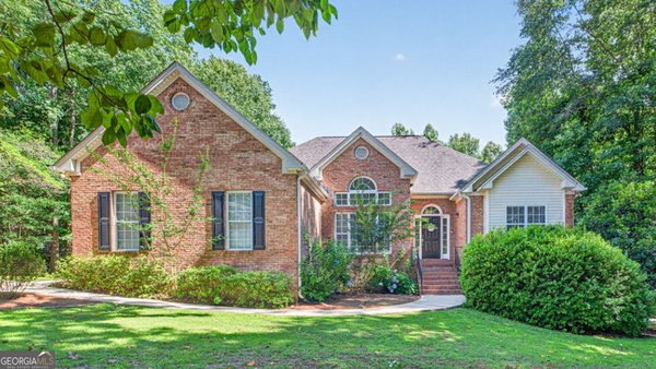main picture of 323 Oconee Lane, Commerce