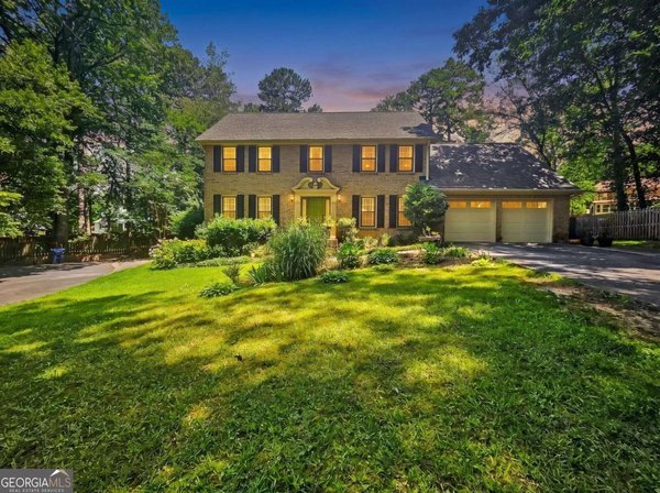 886 Ryan Lane, Lilburn