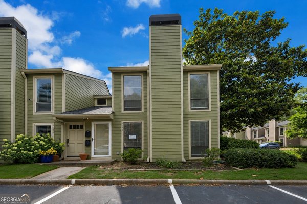 main picture of 1079 Riverbend Club Drive, Atlanta