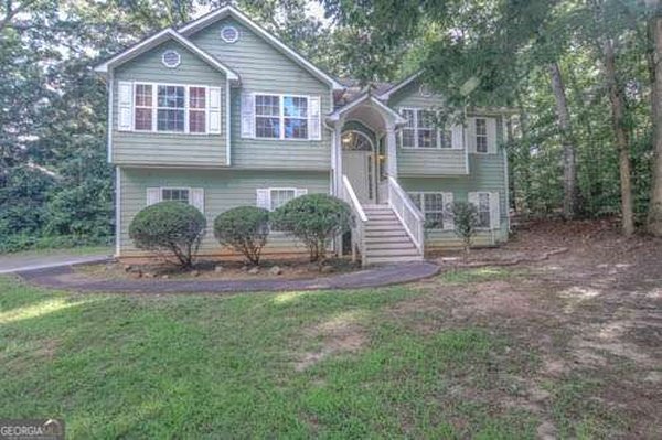 6339 Magnolia Court, Douglasville