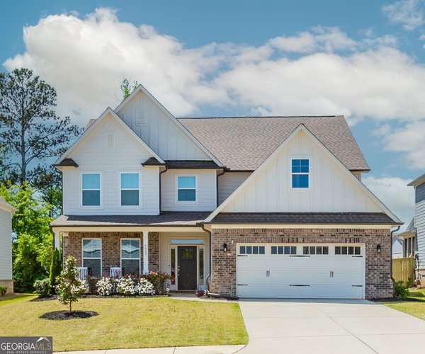 main picture of 6829 Benjamin Drive, Flowery Branch