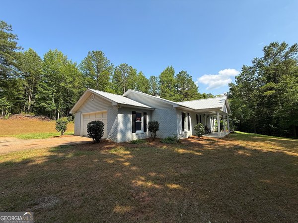 245 Lake Talbot Road, Box Springs