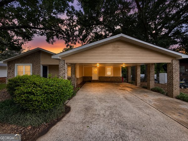 209 Scarborough Road, Centerville