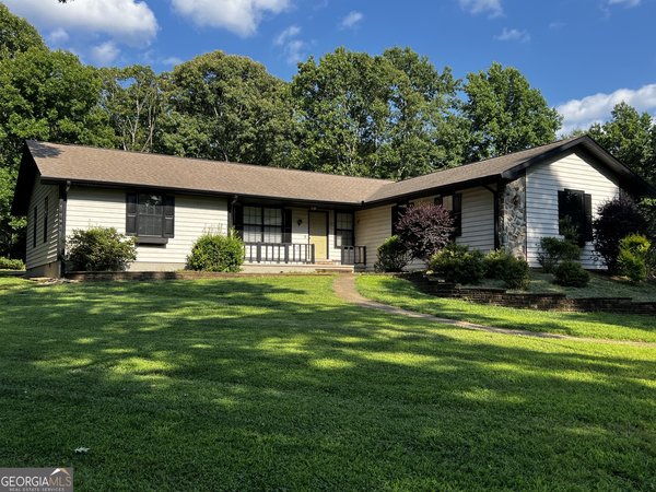 416 Glade Road, Mount Airy