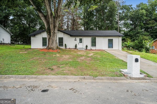 6073 Fieldcrest Drive Morrow
