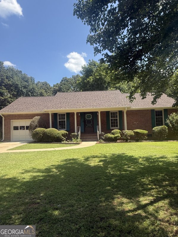 255 Helen Lane Stockbridge