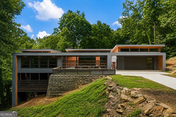 242 Valley Ridge Drive, Roswell