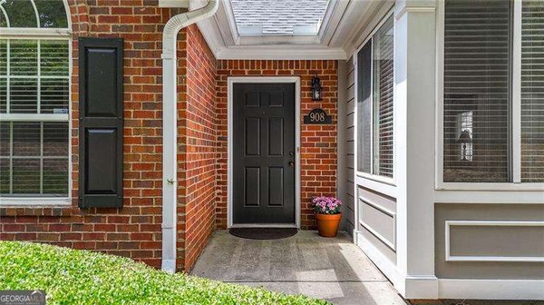 908 Burnt Hickory Circle, Marietta