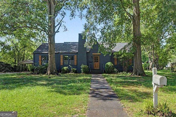 107 Fairmount Avenue Cedartown