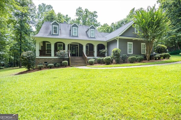 201 Manor Court, Forsyth