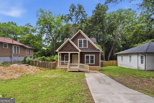 562 Woodlawn Avenue, Atlanta