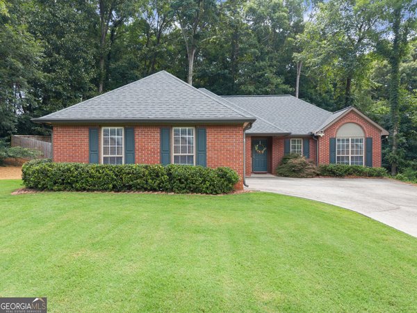 main picture of 2035 Huntington Hill Trace, Buford