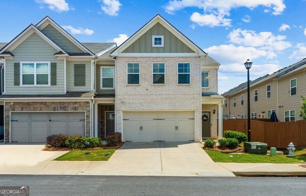 main picture of 7651 Squire Court, Fairburn
