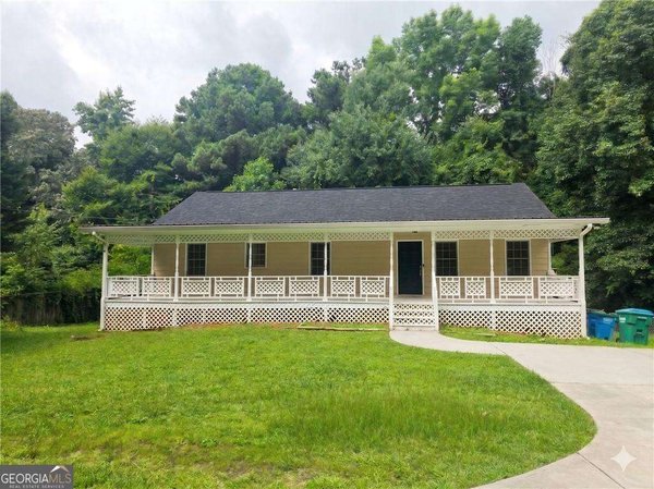 Picture of Neighborhood FOUR ROSES in Snellville, GA