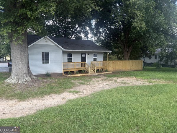 443 Walker Street, Villa Rica