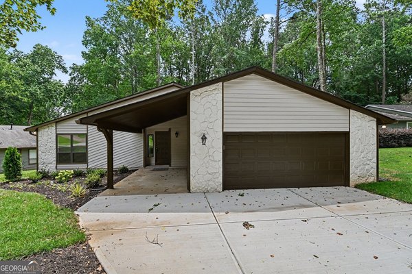 1215 Wade Green Circle, Acworth