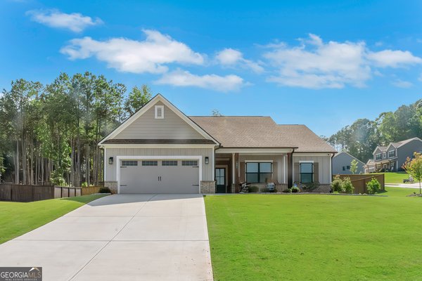 1091 Red Oak Place, Loganville
