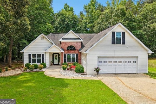 25 Summer Walk Circle Covington