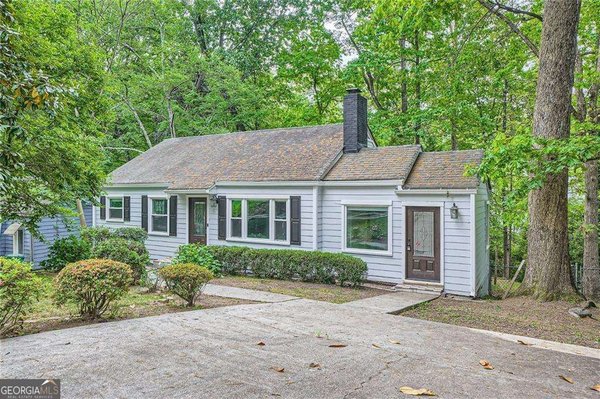 1438 Sylvan Circle, Brookhaven