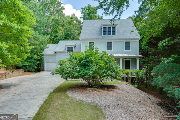 main picture of 3940 River Run Court, Cumming