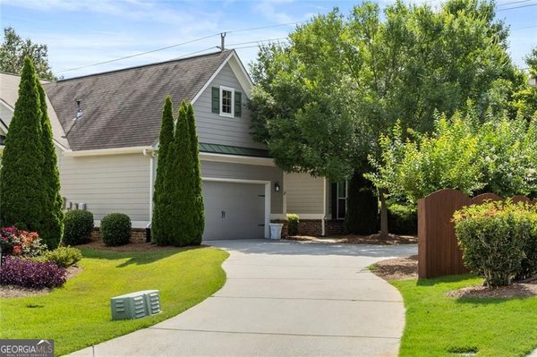 527 Winding Ridge Circle, Marietta