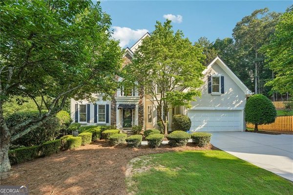 main picture of 5035 Hampshire Court, Suwanee