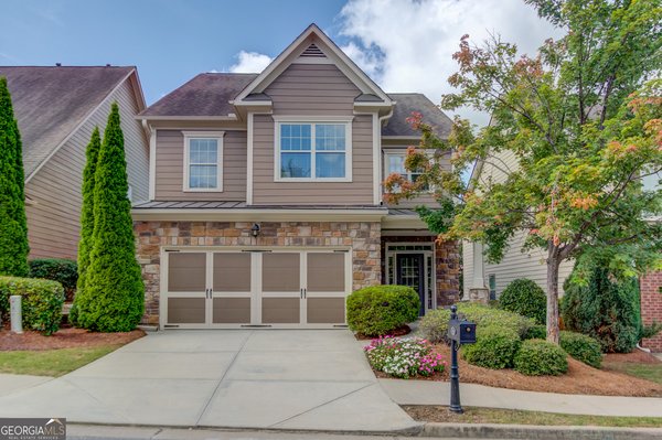 6907 Trailing Ivy Way, Flowery Branch