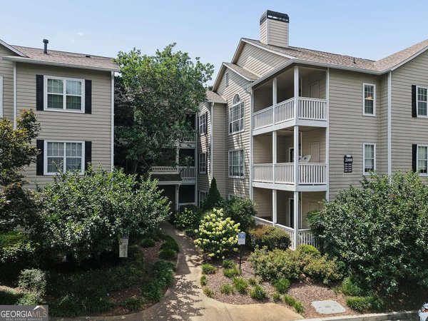 PARKWOOD PLACE CONDOS