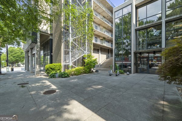 TRIBUTE LOFTS