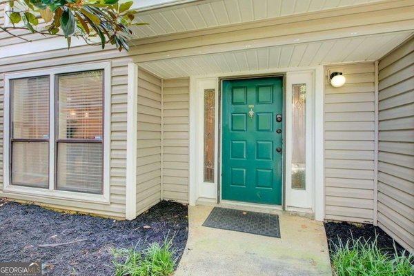 1306 Wynnes Ridge Circle, Marietta