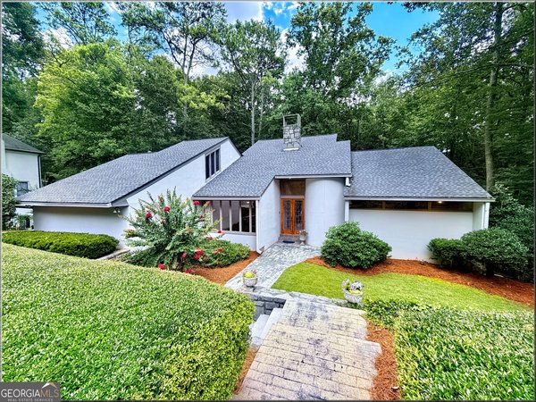 main picture of 320 Fauna Court, Sandy Springs