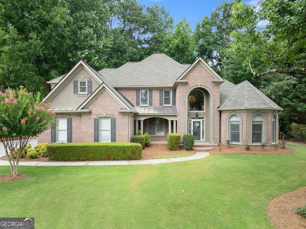 main picture of 7250 Scotshire Way, Cumming